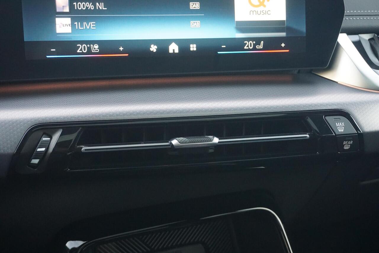 BMW iX1 eDrive20 M Sportpakket Pro 19'' / Panoramadak / Harman Kardon | Ekris Selection