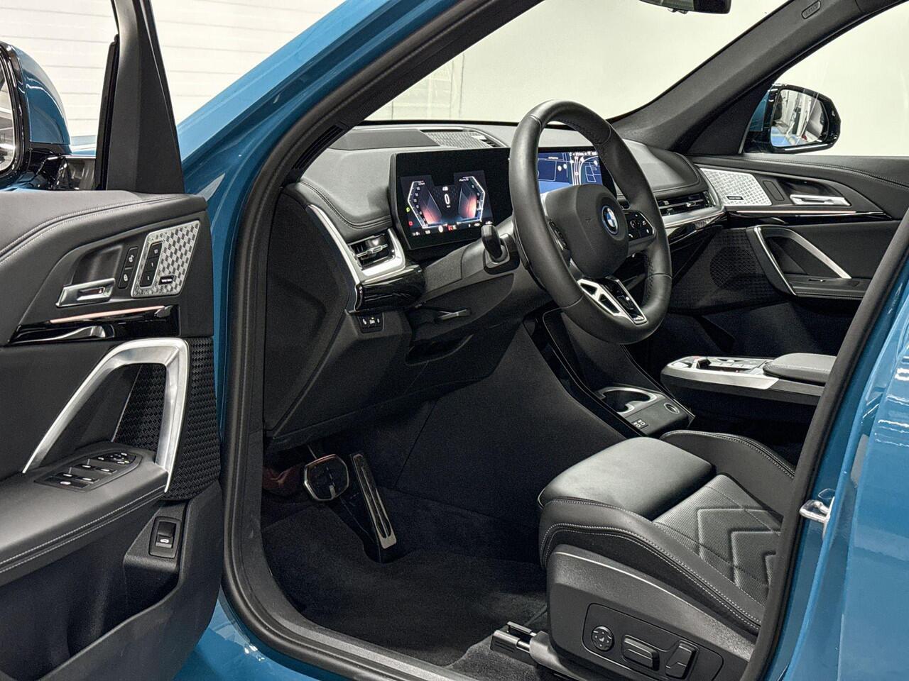 BMW iX1 eDrive20 | M-Sport | Comfort Pack | Driving Assistant Plus | Harman/Kardon | Head-up Display | Trekhaak | Selections