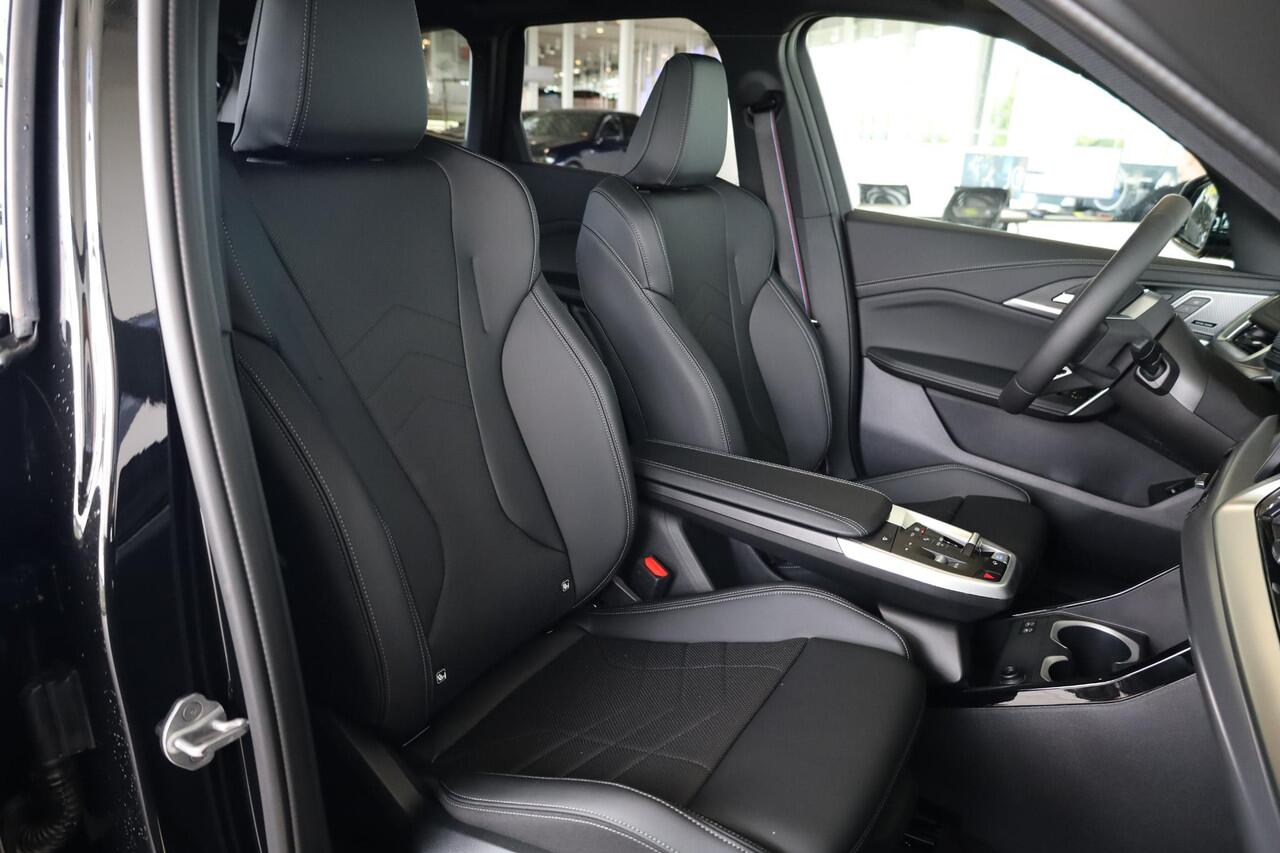 BMW iX1 eDrive20 M Sport Pro | Driving Assitant Plus | Panoramadak | Elektr. Trekhaak