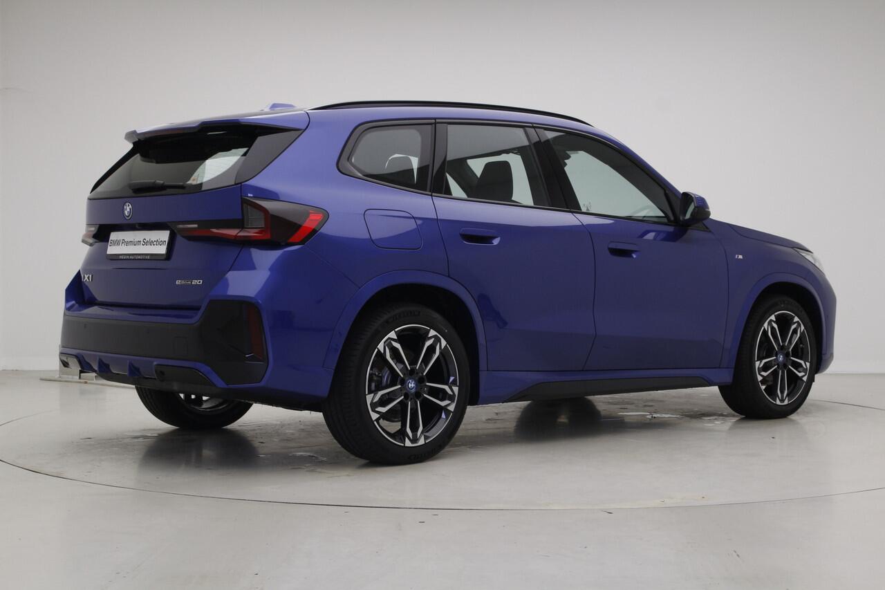 BMW iX1 eDrive20 67 kWh M-Sport | 19" | Trekhaak | Panorama | Premium Pack | Voorbereiding Driving Assistant Plus | | Nu voor 42.495,-