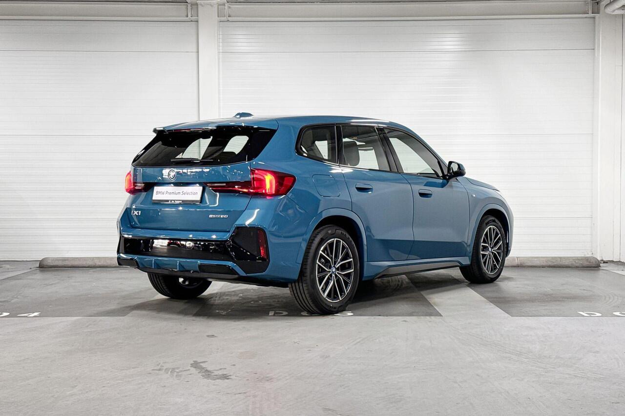 BMW iX1 eDrive20 | M-Sport | Comfort Pack | Driving Assistant Plus | Harman/Kardon | Head-up Display | Trekhaak | Selections