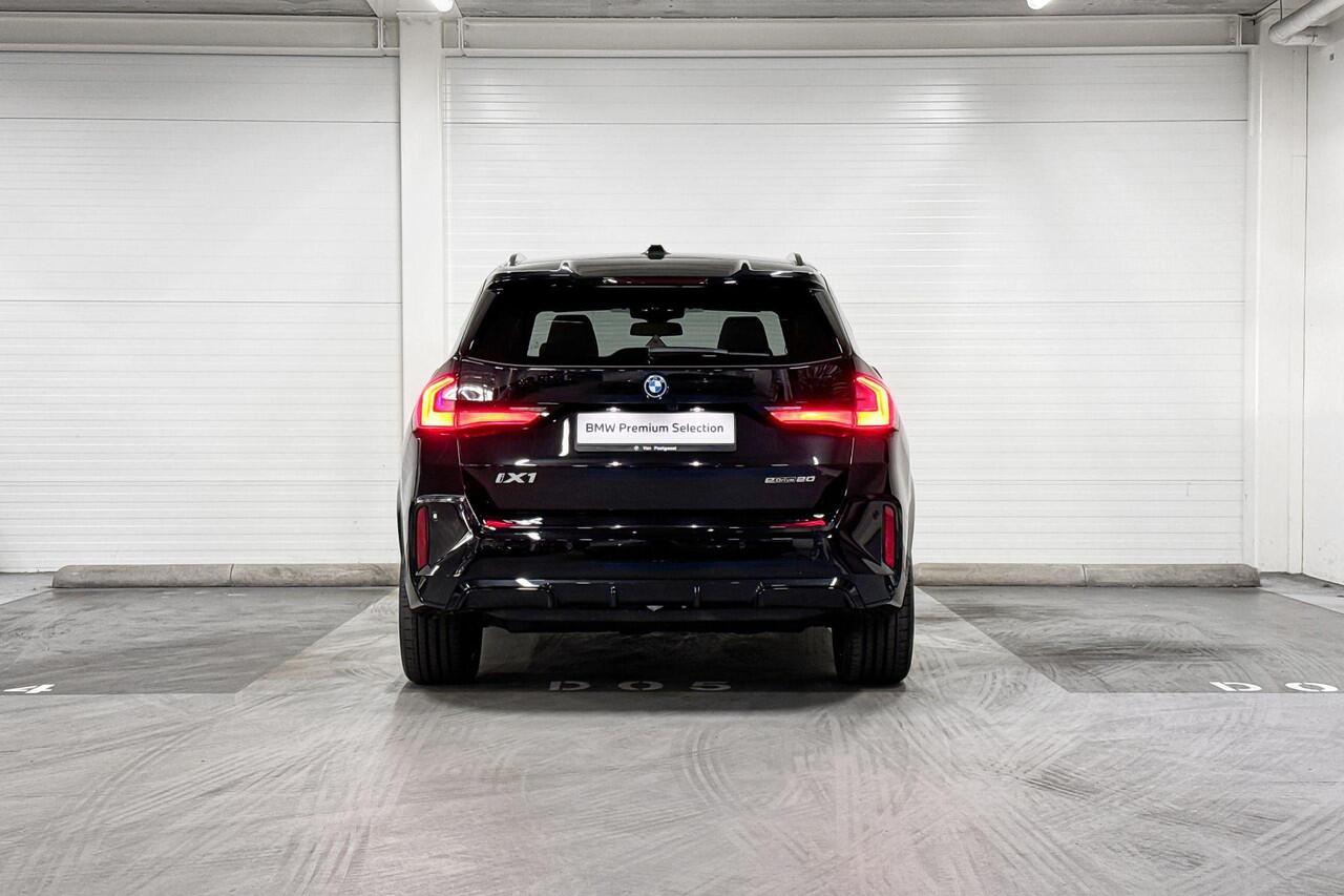 BMW iX1 eDrive20 | M-Sport Pro | Travel Pack | Innovation Pack | Driving Assistant Plus | Harman/Kardon | Comfort Access | Trekhaak | Selections