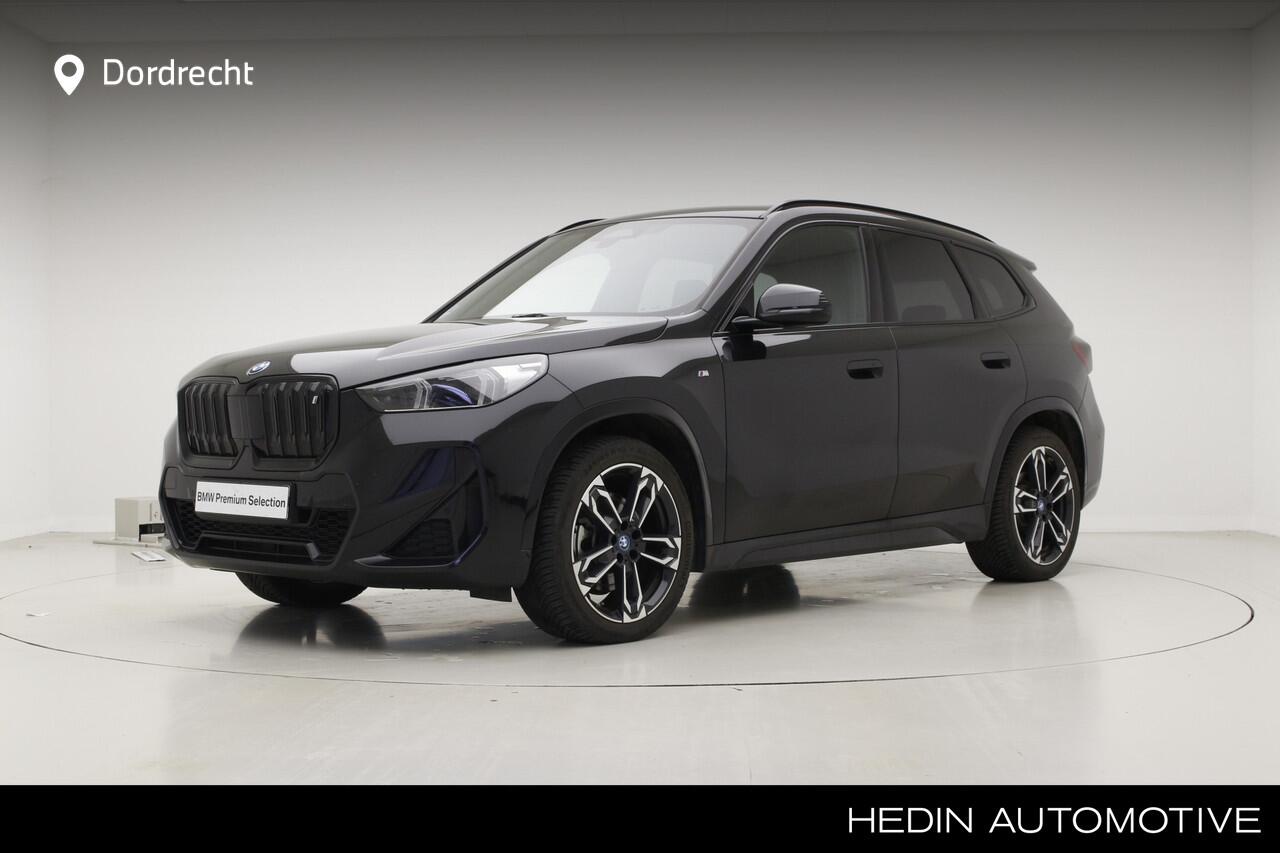BMW iX1 xDrive30 67 kWh | Panorama | Camera | Harman Kardon | Voorbereiding Driving Assistant Plus | BSI 4jr |