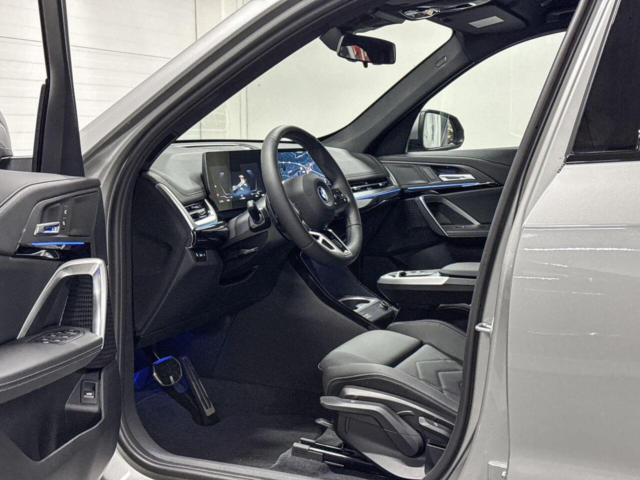 BMW iX1 eDrive20 | M-Sport | Driving Assistant | Parking Assistant | Stoelverwarming | Trekaak