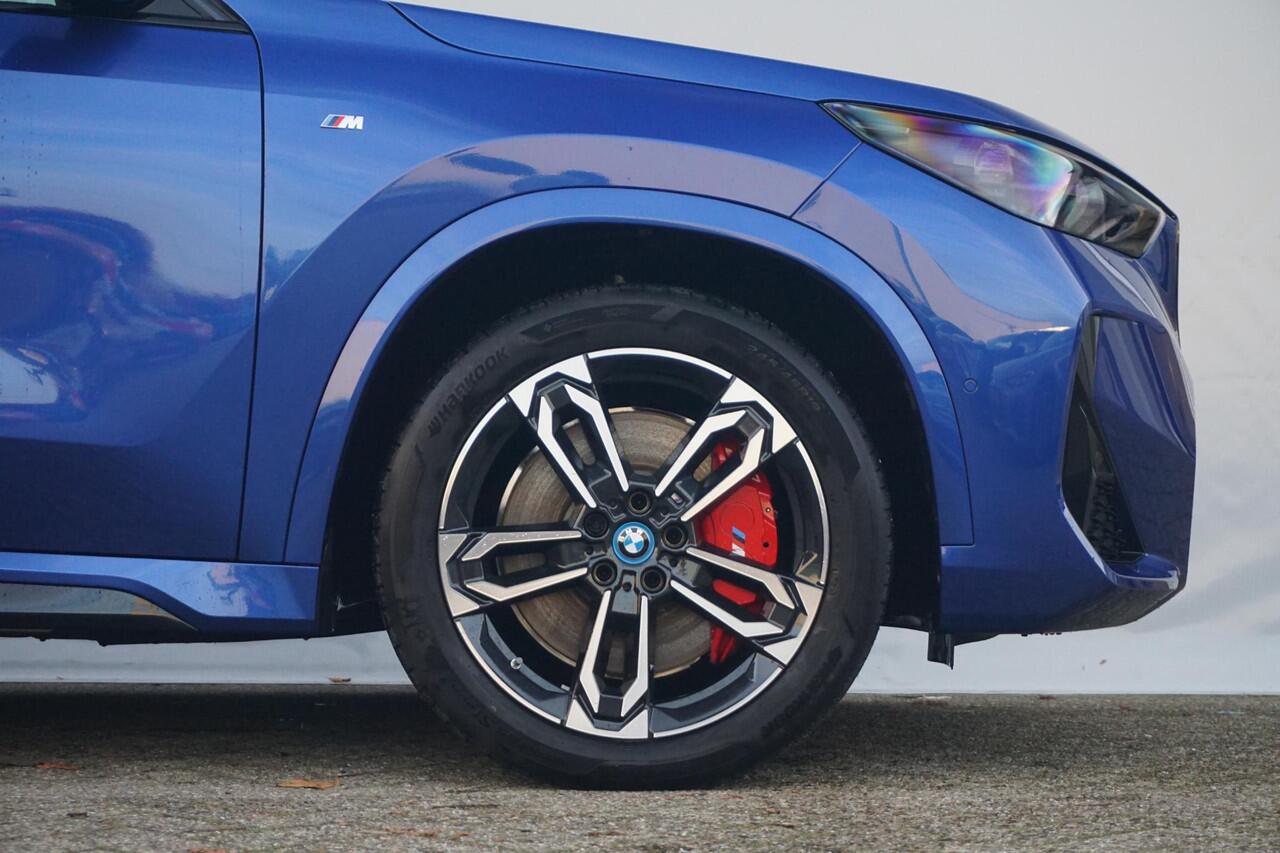 BMW iX1 eDrive20 M Sportpakket Pro 19'' / Panoramadak / Harman Kardon | Ekris Selection