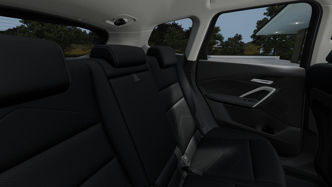 BMW iX1 eDrive20 Pure Edition / Adaptieve LED / Comfort Access / Parking Assistant / Stoelverwarming