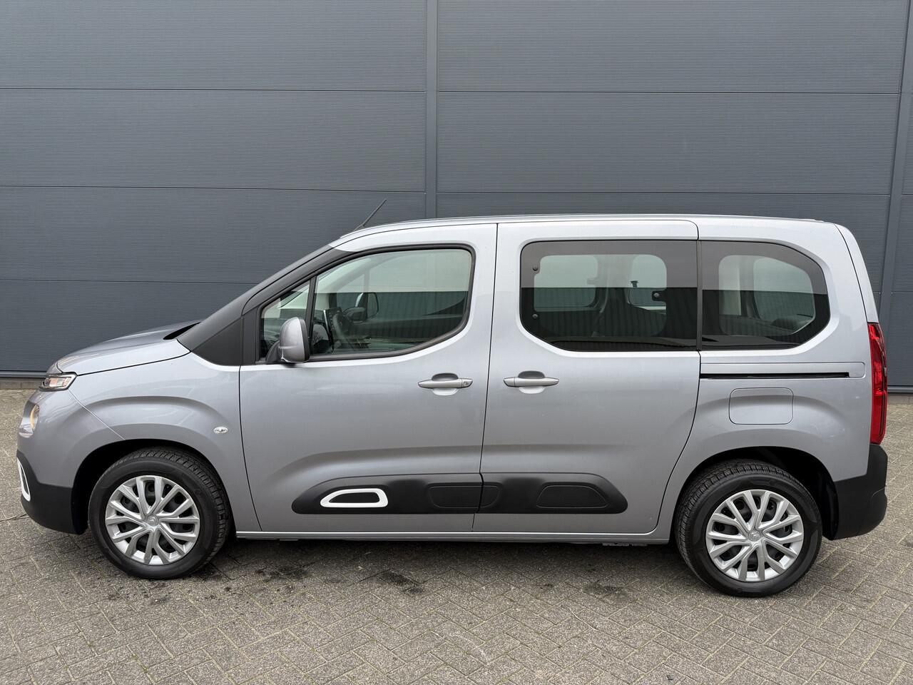 Citroen BERLINGO 110pk Feel (Airco - Navigatie via APP - Parkeersensoren - Cruise Controle - 2x schuifdeuren)
