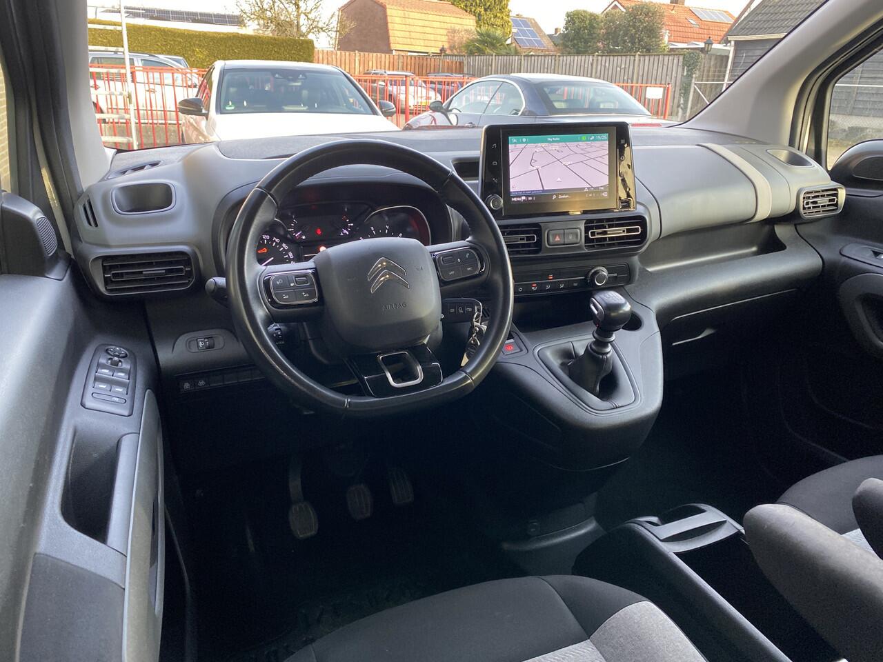 Citroen BERLINGO 1.2 PureTech 110 pk Shine | 1e eigenaar | navigatie | trekhaak | 5 persoons | apple carplay | + winterbanden