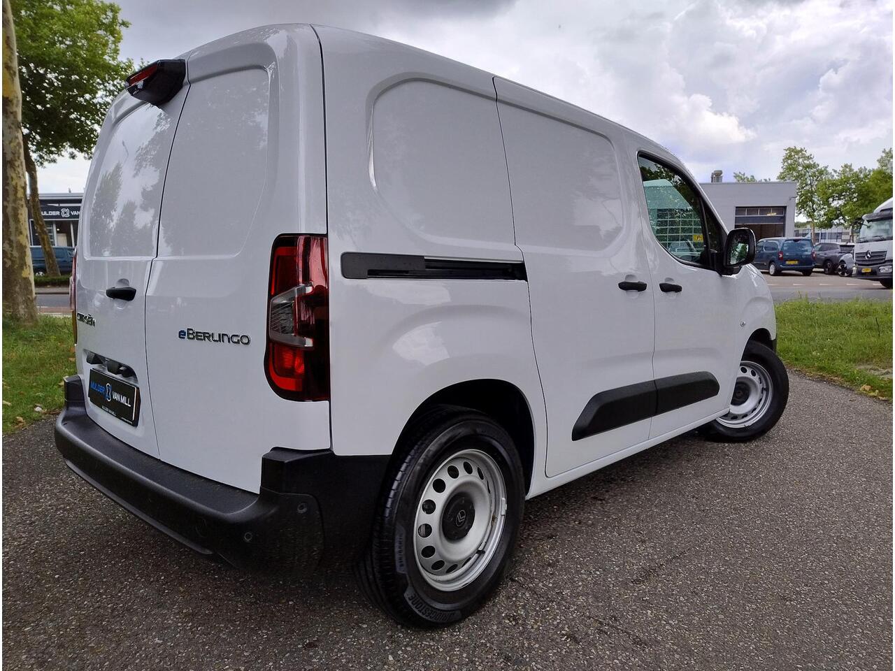 Citroen BERLINGO ë-Berlingo L1 50 kWh 136pk | 8 jaar garantie | NAVI | Multimedia | Apple Carplay | Android Auto | Surround View Camera | Parkeersensoren voor- en achter | Achteruitrijcamera | Dode hoek detectie | Elektrisch inklapbare spiegels | Licht- en regensensor | M