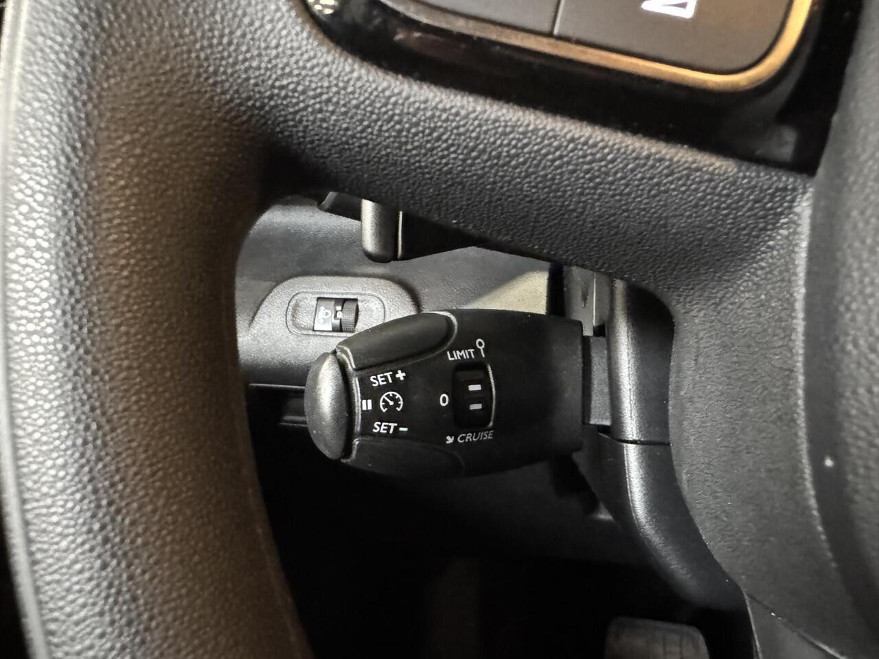 Citroen BERLINGO 130PK Automaat L2 Navigatie Apple carplay/ Android Auto Cruise control Trekhaak parkeersensoren 3-Zits Euro6