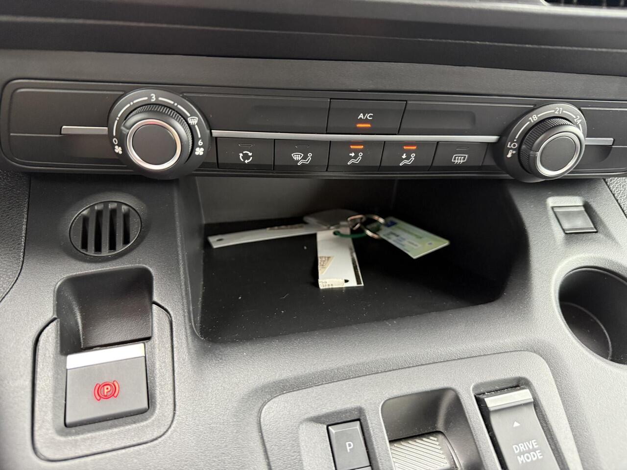 Citroen BERLINGO ë-Berlingo Feel 50 kWh / ALL-IN RIJKLAARPRIJS /Airco/Camera/Groot Scherm/Parkeersensoren/320km actieradius