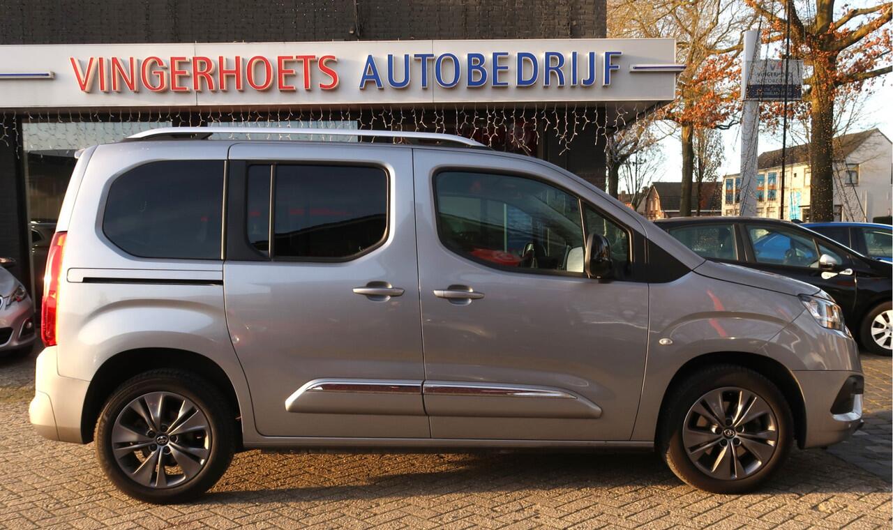 Citroen BERLINGO 130 Pk Benzine ** AUTOMAAT * * Climate & Cruise Control * Trekhaak * L.M. Velgen * Navigatie & Spotify via Apple Carplay / Android Auto * Stoelverwarming * Vierseizoenenbanden Michelin * Vingerhoets; Vierde Generatie Eersteklas Service !