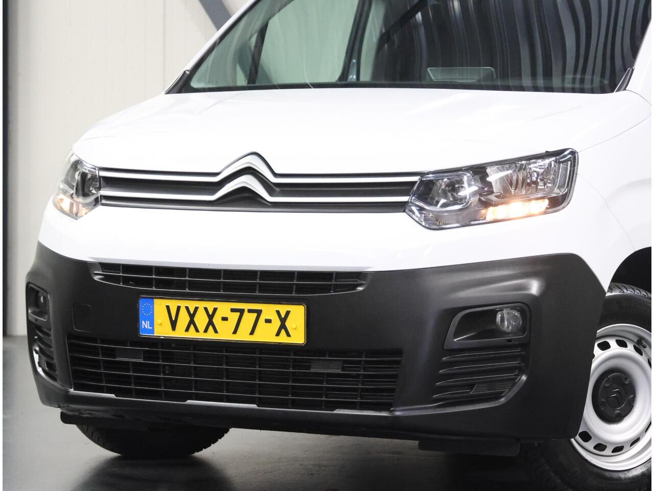 Citroen BERLINGO 1.5 BlueHDi 100PK S&S L1 | 1ste Eigenaar | AppleCarplay/AndroidAuto | Parkeersensoren | Airco | Armsteun | Houtenlaadvloer | Cruise Control | Bluetooth | Mistlampen | Zijschuifdeur Rechts |