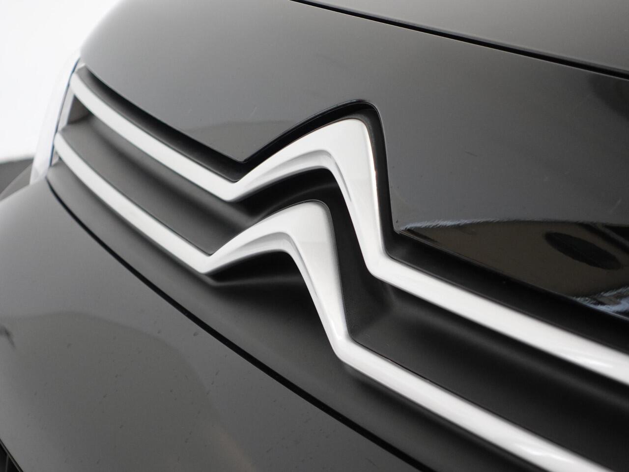 Citroen BERLINGO 130PK Automaat L2 Navigatie Apple carplay/ Android Auto Cruise control Trekhaak parkeersensoren 3-Zits Euro6