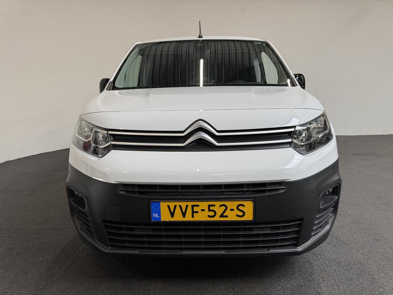 Citroen BERLINGO 130PK Automaat L2 Navigatie Apple carplay/ Android Auto Cruise control Trekhaak parkeersensoren 3-Zits Euro6