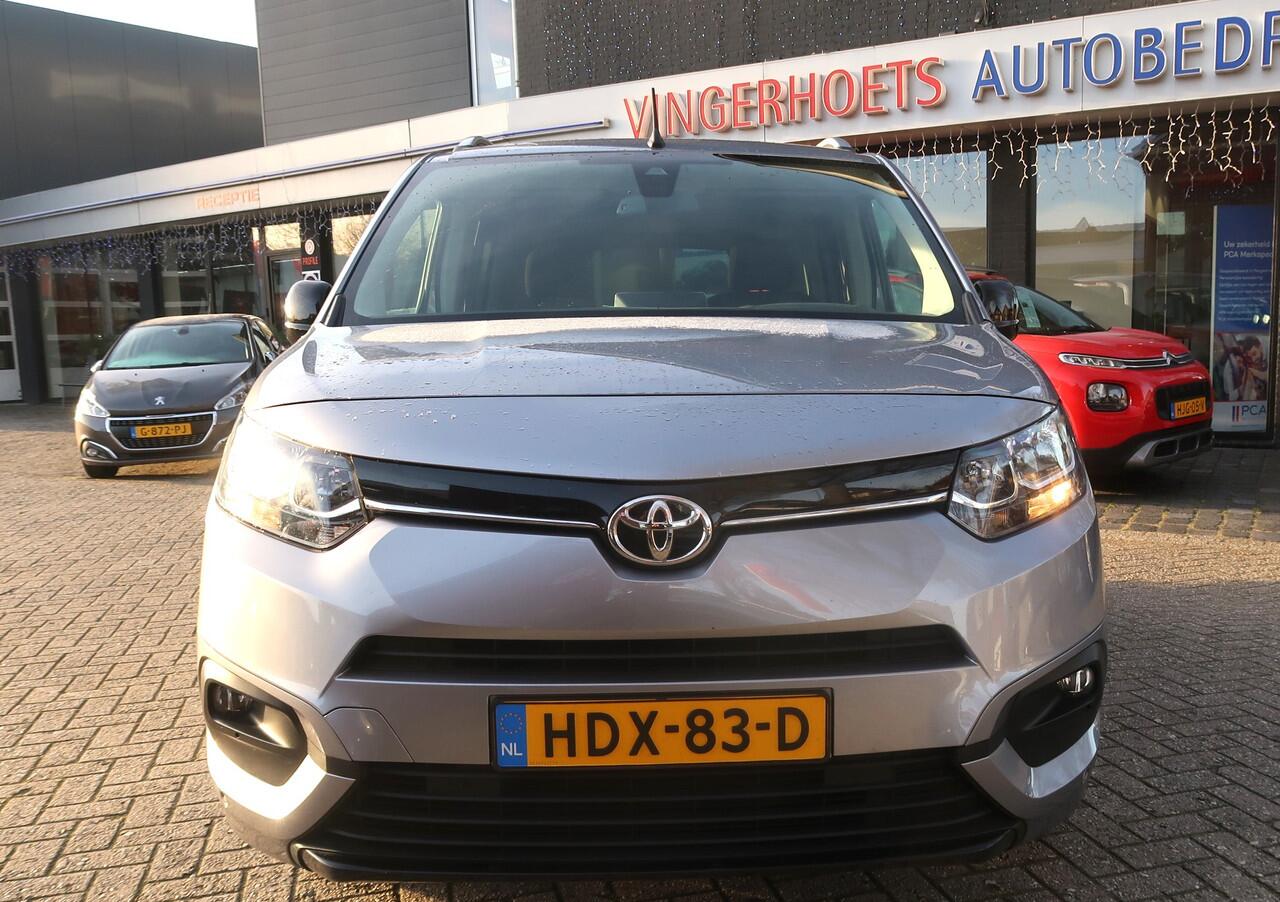 Citroen BERLINGO 130 Pk Benzine ** AUTOMAAT * * Climate & Cruise Control * Trekhaak * L.M. Velgen * Navigatie & Spotify via Apple Carplay / Android Auto * Stoelverwarming * Vierseizoenenbanden Michelin * Vingerhoets; Vierde Generatie Eersteklas Service !