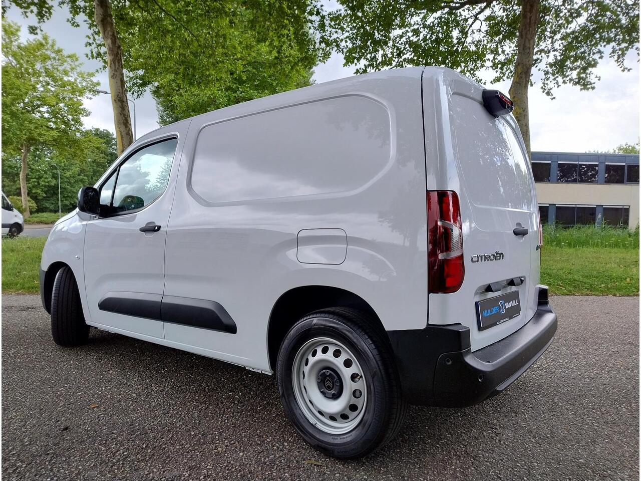 Citroen BERLINGO ë-Berlingo L1 50 kWh 136pk | 8 jaar garantie | NAVI | Multimedia | Apple Carplay | Android Auto | Surround View Camera | Parkeersensoren voor- en achter | Achteruitrijcamera | Dode hoek detectie | Elektrisch inklapbare spiegels | Licht- en regensensor | M