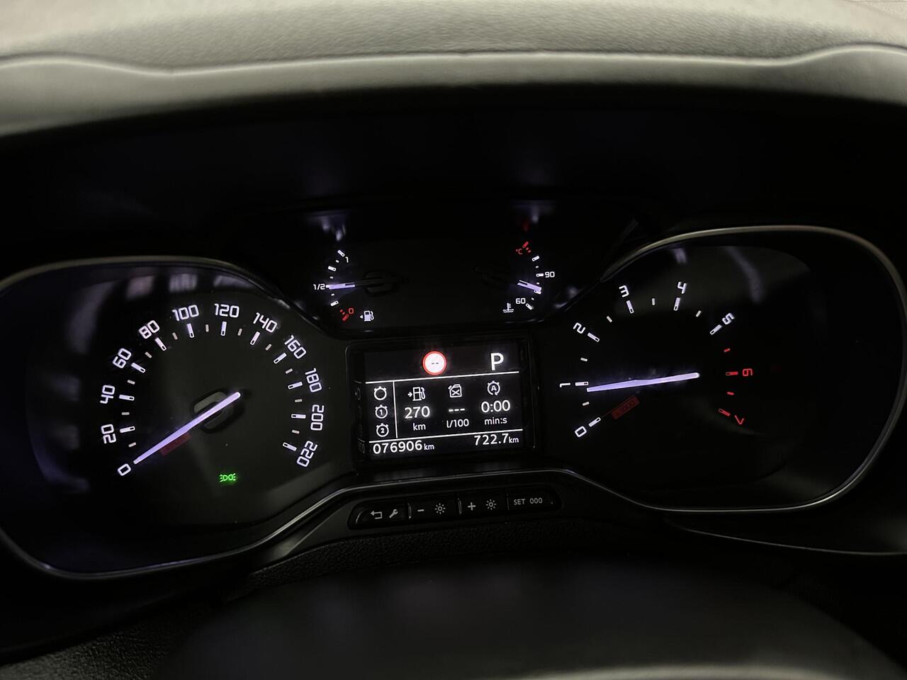 Citroen BERLINGO XL 1.2 PureTech Shine 7p. | Camera| Stoelverw.| CarPlay| Automaat|