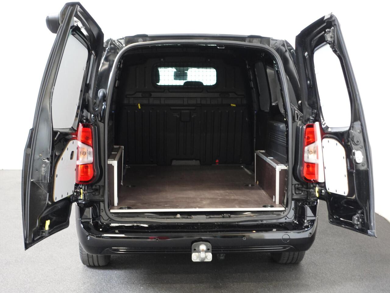 Citroen BERLINGO 130PK Automaat L2 Navigatie Apple carplay/ Android Auto Cruise control Trekhaak parkeersensoren 3-Zits Euro6