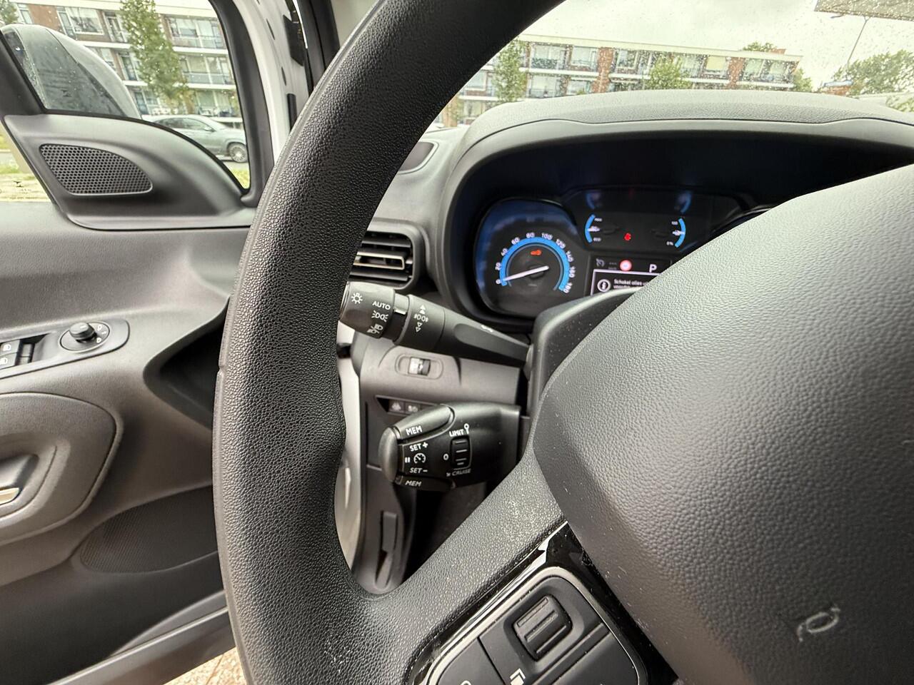 Citroen BERLINGO ë-Berlingo Feel 50 kWh / ALL-IN RIJKLAARPRIJS /Airco/Camera/Groot Scherm/Parkeersensoren/320km actieradius