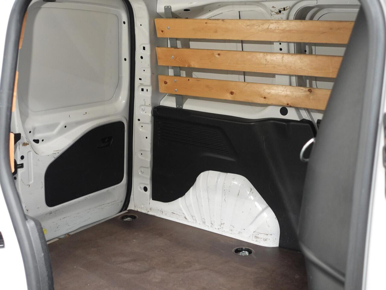 Citroen BERLINGO 130pk Automaat Apple Carplay Cruise control Parkeersensoren 3-zits Airco Euro6