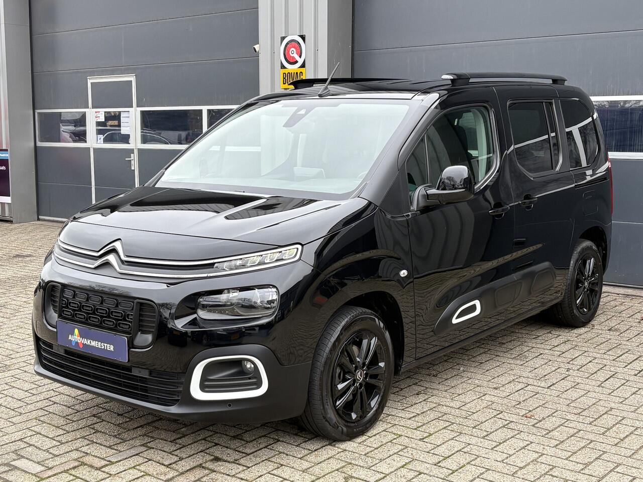 Citroen BERLINGO 1.2 PureTech Shine | Navi | Camera | Carplay/Android | Trekhaak | Cruise | Airco | Interesse? Bel of App naar: 06 30 51 05 90