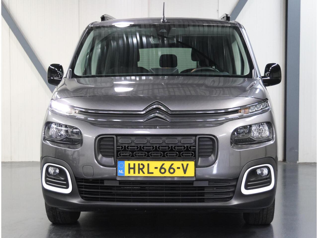 Citroen BERLINGO 1.2 130PK Shine | AUTOMAAT | AppleCarPlay/AndroidAuto | 5 Persoons! | Camera | Navigatie | Cruise Control | Climate Control | Dakreals | Parkeersensoren | Privacy Glass | Armsteunen | Isofix |