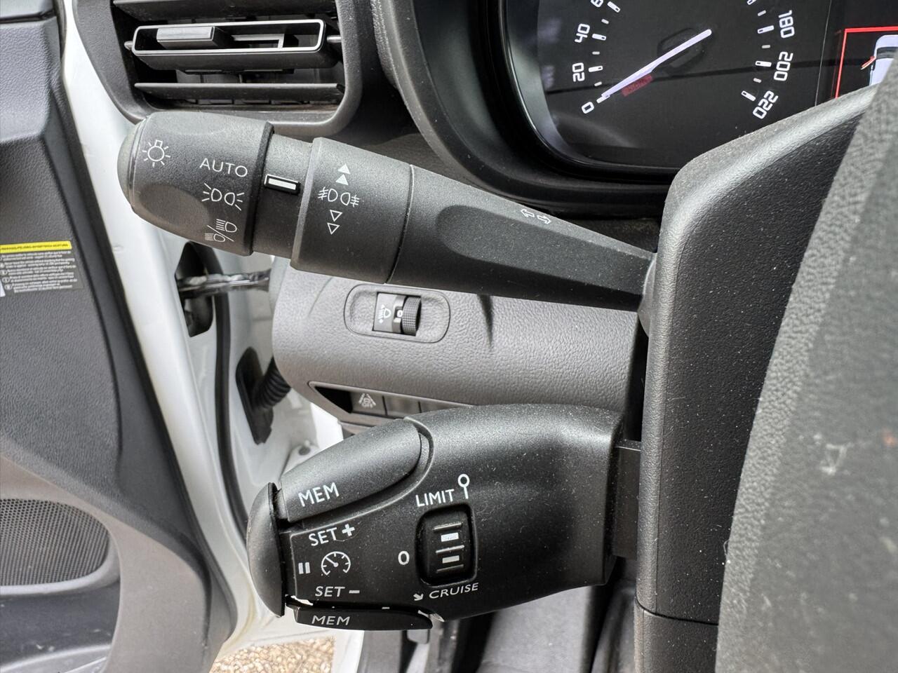 Citroen BERLINGO 1.5HDI 131pk Club*Keyless*Camera*Navi*Schuifdeur dubbel*