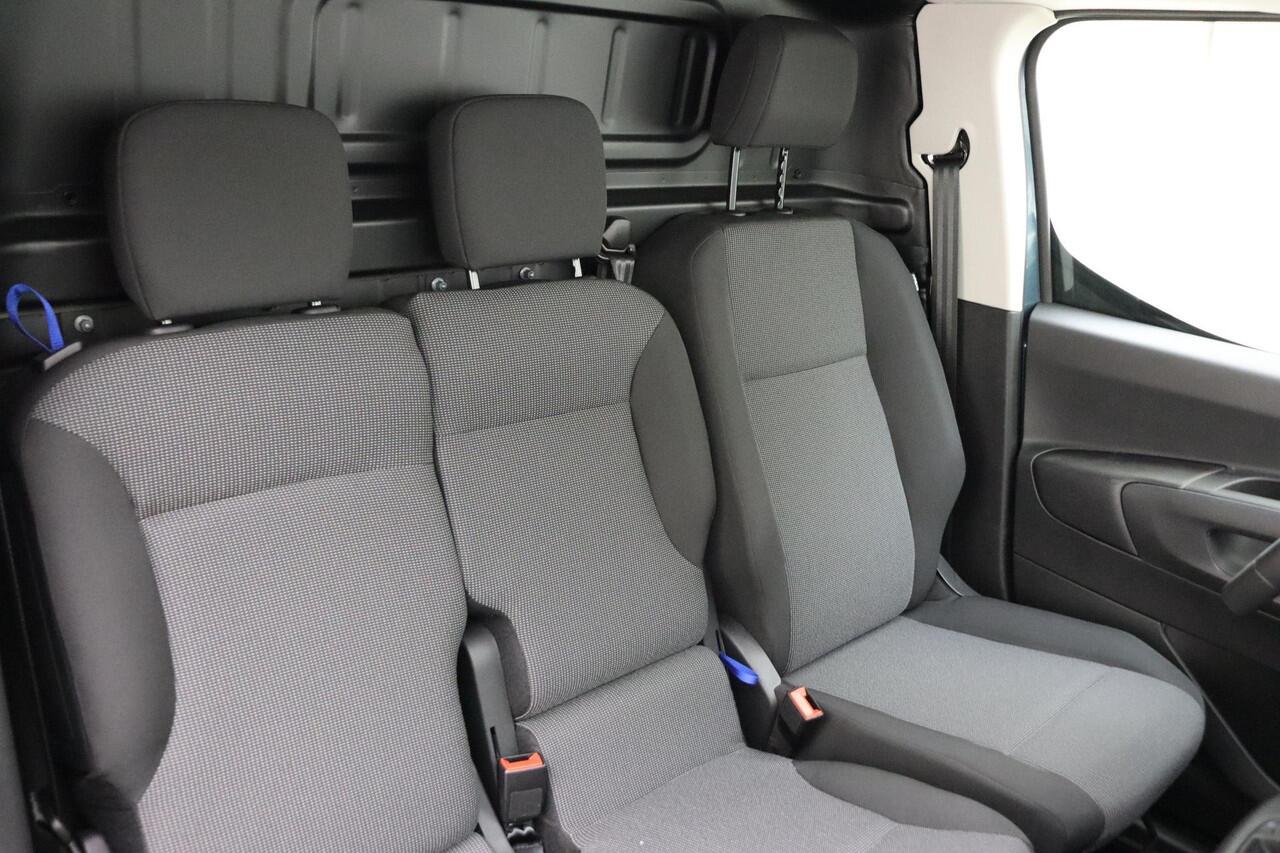 Citroen BERLINGO ë-Berlingo 136 L1 50 kWh 100% Elektrisch | Climate Control | Camera | 3-zits | Licht metalen velgen | Betimmering | Dodehoekdetectie | Navigatie | Mirror Screen | Nieuw uit voorraad