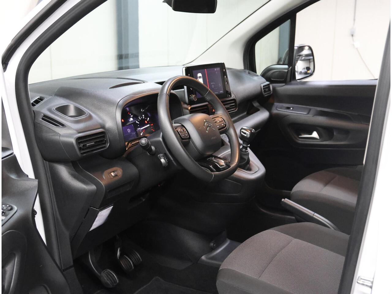 Citroen BERLINGO 1.5 BlueHDi 100PK S&S L1 | 1ste Eigenaar | AppleCarplay/AndroidAuto | Parkeersensoren | Airco | Armsteun | Houtenlaadvloer | Cruise Control | Bluetooth | Mistlampen | Zijschuifdeur Rechts |