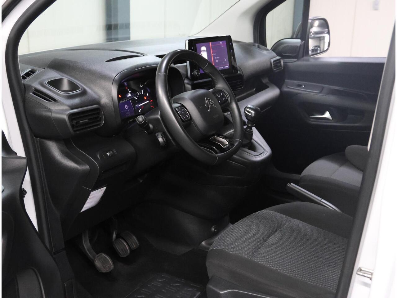 Citroen BERLINGO 1.5 BlueHDi 100PK S&S L1 | 1ste Eigenaar | AppleCarplay/AndroidAuto | Parkeersensoren | Airco | Armsteun | Houtenlaadvloer | Cruise Control | Bluetooth | Mistlampen | Zijschuifdeur Rechts |