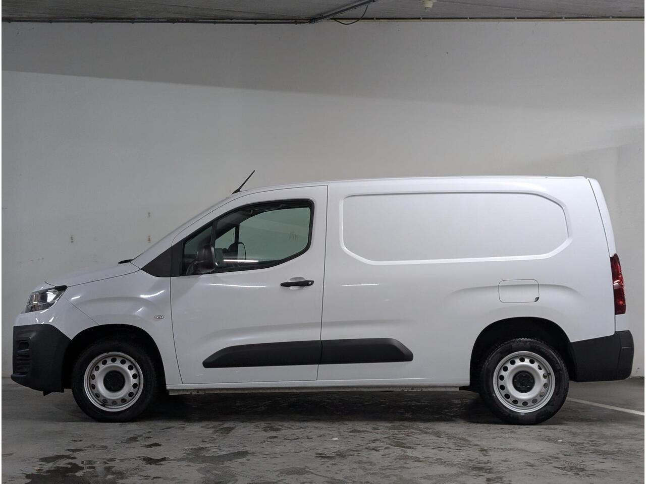 Citroen BERLINGO XL L2 Club 1.5 BlueHDi 130pk 1.000kg | 3-ZITS | CAMERA | NAVI | CRUISE CONTROL | PDC V+A | APPLE CARPLAY / ANDROID AUTO | AIRCO | DAB+