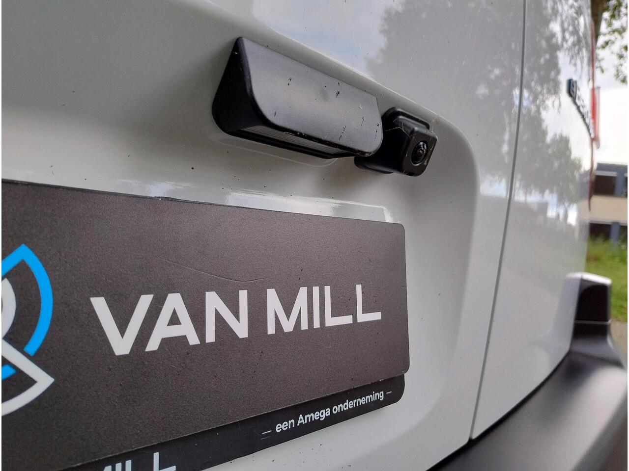 Citroen BERLINGO ë-Berlingo L1 50 kWh 136pk | 8 jaar garantie | NAVI | Multimedia | Apple Carplay | Android Auto | Surround View Camera | Parkeersensoren voor- en achter | Achteruitrijcamera | Dode hoek detectie | Elektrisch inklapbare spiegels | Licht- en regensensor | M