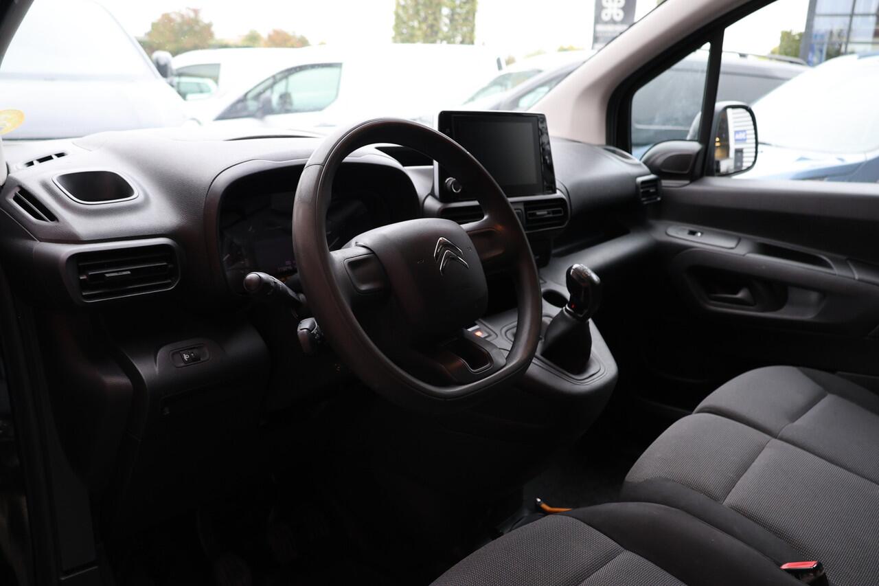 Citroen BERLINGO 1.5 BlueHDi | Blind Spot | CarPlay | Camera | Navigatie | 3-Zitter | Cruise control | PDC V+A | Airco | Dealer onderhouden | Nieuwe APK | Euro 6
