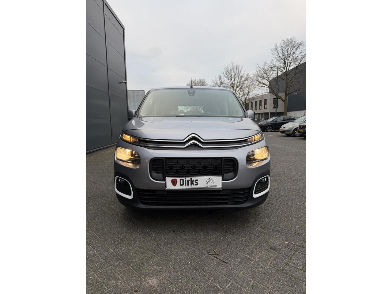 Citroen BERLINGO 110pk Feel (Airco - Navigatie via APP - Parkeersensoren - Cruise Controle - 2x schuifdeuren)