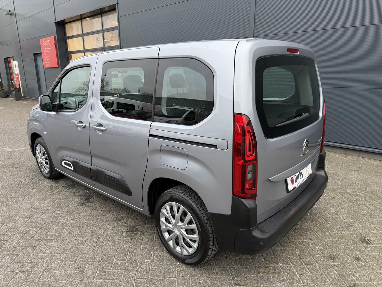 Citroen BERLINGO 110pk Feel (Airco - Navigatie via APP - Parkeersensoren - Cruise Controle - 2x schuifdeuren)