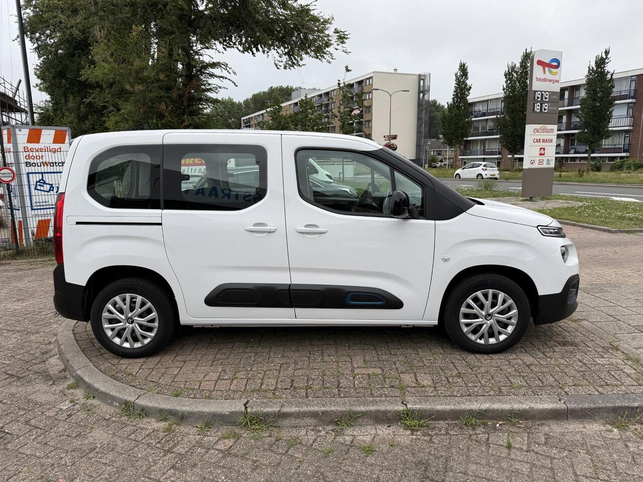 Citroen BERLINGO ë-Berlingo Feel 50 kWh / ALL-IN RIJKLAARPRIJS /Airco/Camera/Groot Scherm/Parkeersensoren/320km actieradius