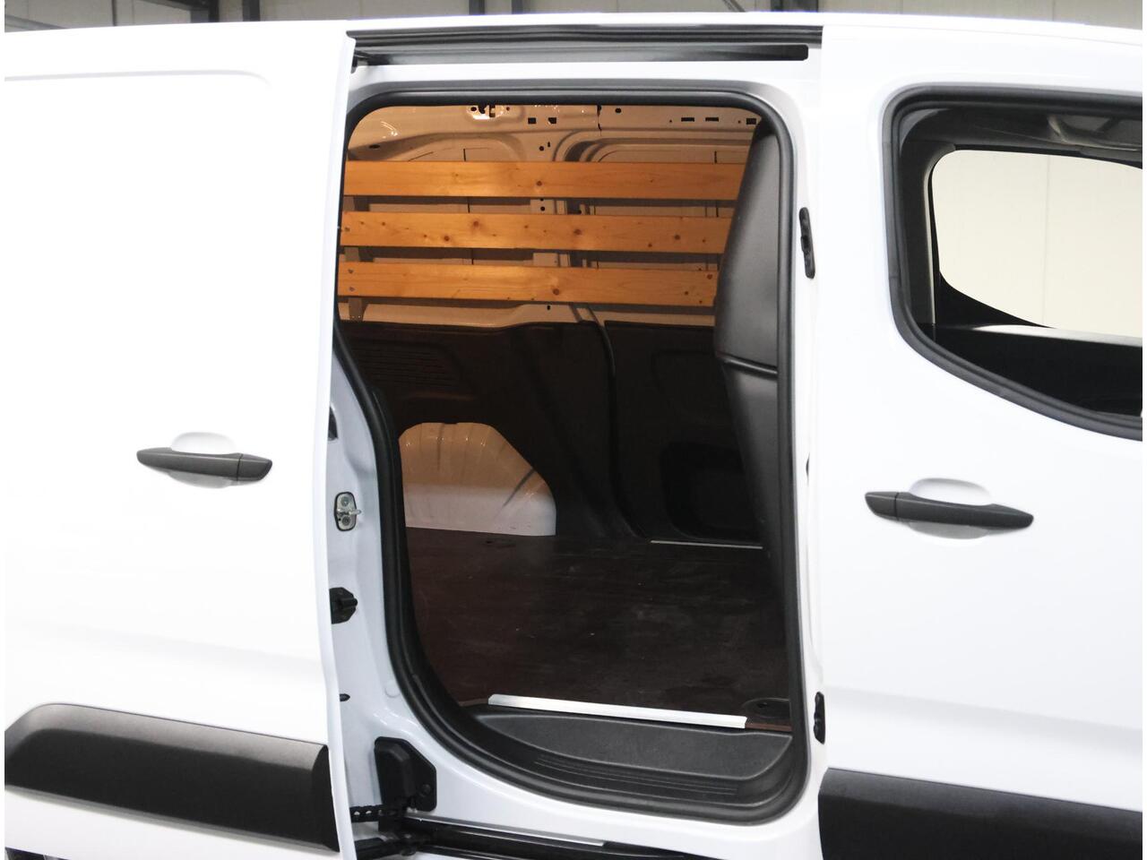 Citroen BERLINGO 1.5 BlueHDi 100PK S&S L1 | 1ste Eigenaar | AppleCarplay/AndroidAuto | Parkeersensoren | Airco | Armsteun | Houtenlaadvloer | Cruise Control | Bluetooth | Mistlampen | Zijschuifdeur Rechts |