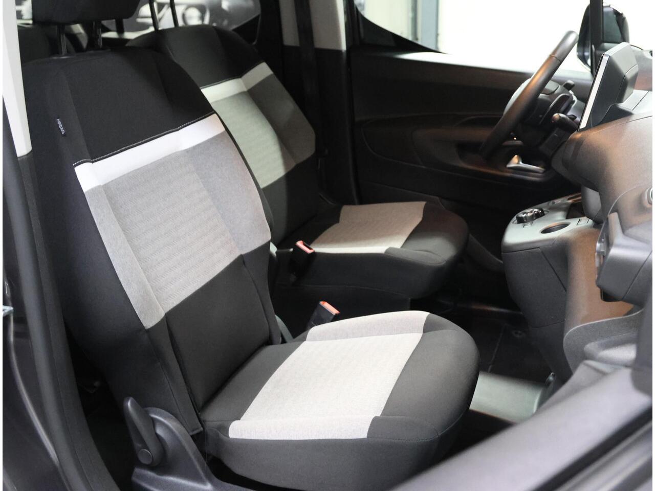 Citroen BERLINGO 1.2 130PK Shine | AUTOMAAT | AppleCarPlay/AndroidAuto | 5 Persoons! | Camera | Navigatie | Cruise Control | Climate Control | Dakreals | Parkeersensoren | Privacy Glass | Armsteunen | Isofix |