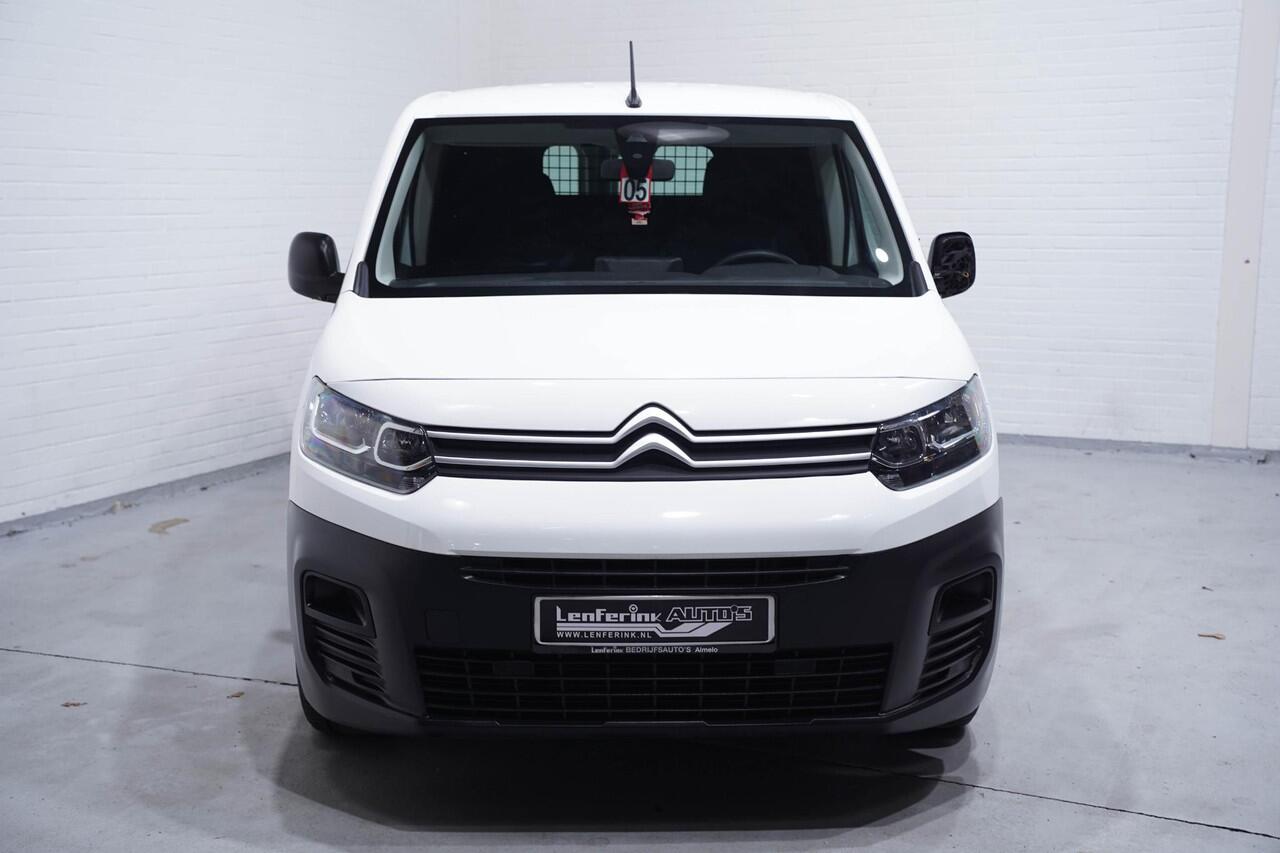 Citroen BERLINGO 1.2 Pure Tech 110 pk Benzine Airco Cruise Control, DAB+, PDC achter, 2-Zits