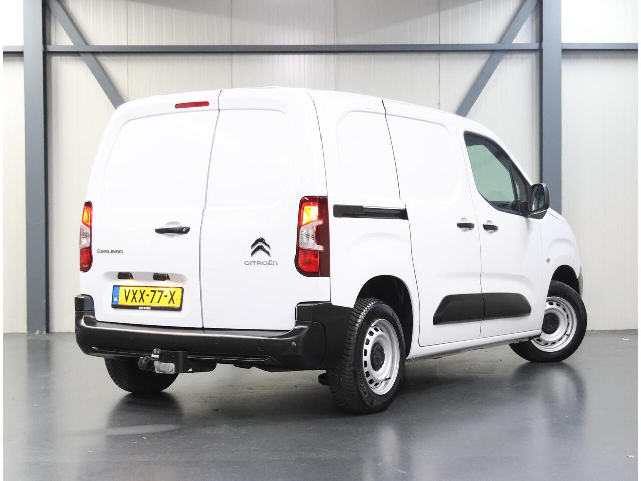 Citroen BERLINGO 1.5 BlueHDi 100PK S&S L1 | 1ste Eigenaar | AppleCarplay/AndroidAuto | Parkeersensoren | Airco | Armsteun | Houtenlaadvloer | Cruise Control | Bluetooth | Mistlampen | Zijschuifdeur Rechts |