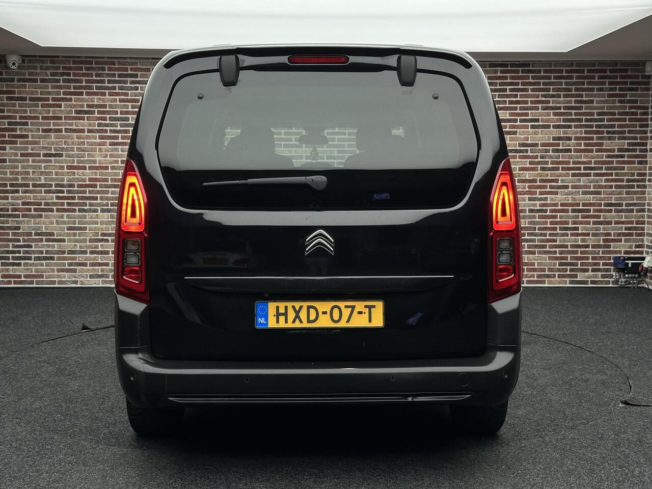 Citroen BERLINGO XL 1.2 PureTech Shine 7p. | Camera| Stoelverw.| CarPlay| Automaat|