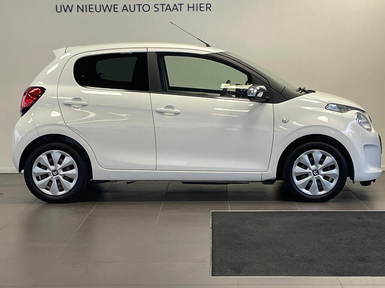 Citroen C1 5-deurs Feel 1.0 e-VTi 72pk | APPLE CARPLAY / ANDROID AUTO | CAMERA | EXTRA GETINT RAMEN | LEDER STUUR | ISOFIX |
