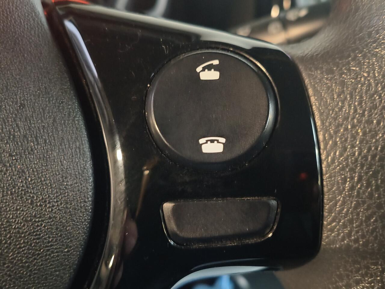 Citroen C1 1.0 VTi Airscape Feel uit 2020 Rijklaar + 12 maanden Bovag-garantie Henk Jongen Auto's in Helmond, al 50 jaar service zoals 't hoort!