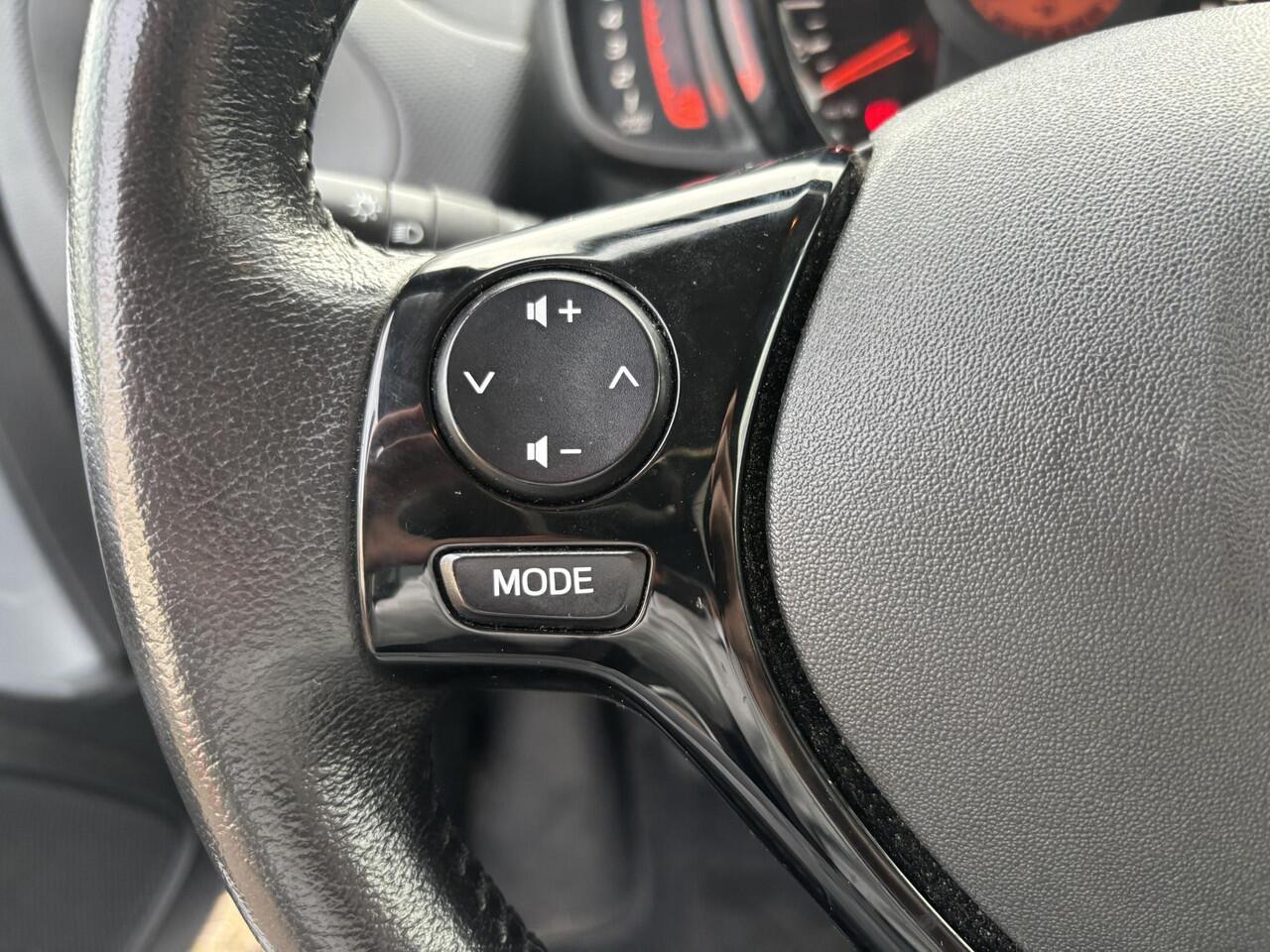 Citroen C1 1.0 VTi Feel ALL-IN RIJKLAAR PRIJS/Airco/Bleutooth/Donker glas/Airco/Rijdende demonstratieauto