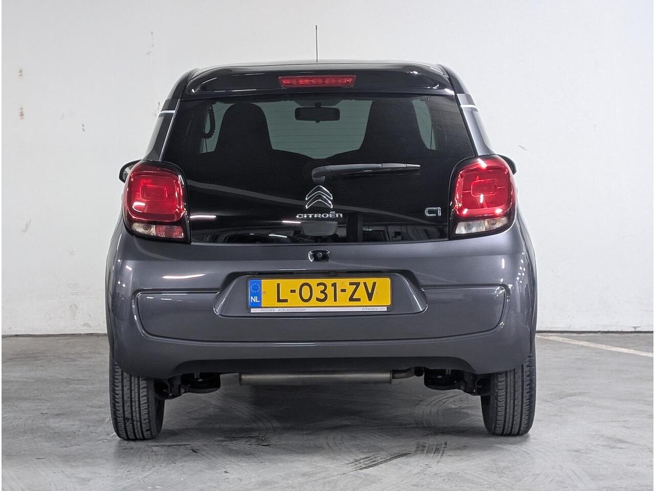 Citroen C1 5-deurs Millenium 1.0 e-VTi 72pk | APPLE CARPLAY / ANDROID AUTO | CAMERA | EXTRA GETINT RAMEN | LEDER STUUR | ISOFIX |