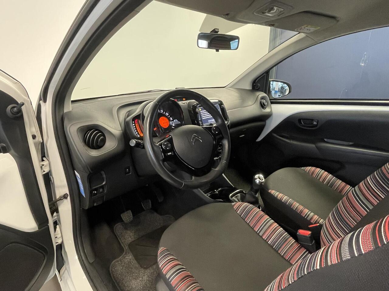 Citroen C1 5-deurs Feel 1.0 e-VTi 72pk | APPLE CARPLAY / ANDROID AUTO | CAMERA | EXTRA GETINT RAMEN | LEDER STUUR | ISOFIX |