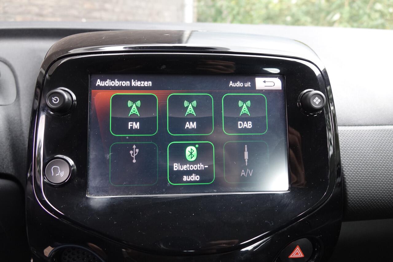 Citroen C1 1.0 VTi Feel, zwart, 5 deurs, airco, camera Inclusief BTW Inclusief 1 jaar garantie