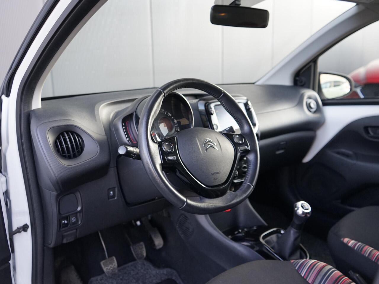 Citroen C1 1.0 VTi Feel Camera / Privacy glass / Airco / Elek. ramen / 5-drs / Carplay / Camera