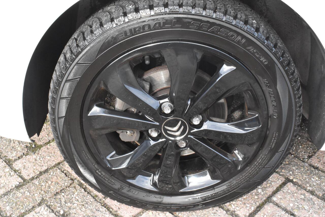 Citroen C1 VTi 72pk Shine 5 drs Navigatie | Airconditioning | Apple Carplay & Android Auto | Verwarmde Buitenspiegels | Camera Achter | LM velgen | Bluetooth